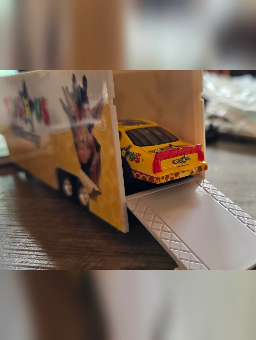 Toys R Us Nascar #54 1/64 2002 Race Car And Team Bristol Racing Semi Trailer